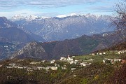 12 Vista su Miragolo S. Salvatore (fraz. di Zogno) e Val Serina